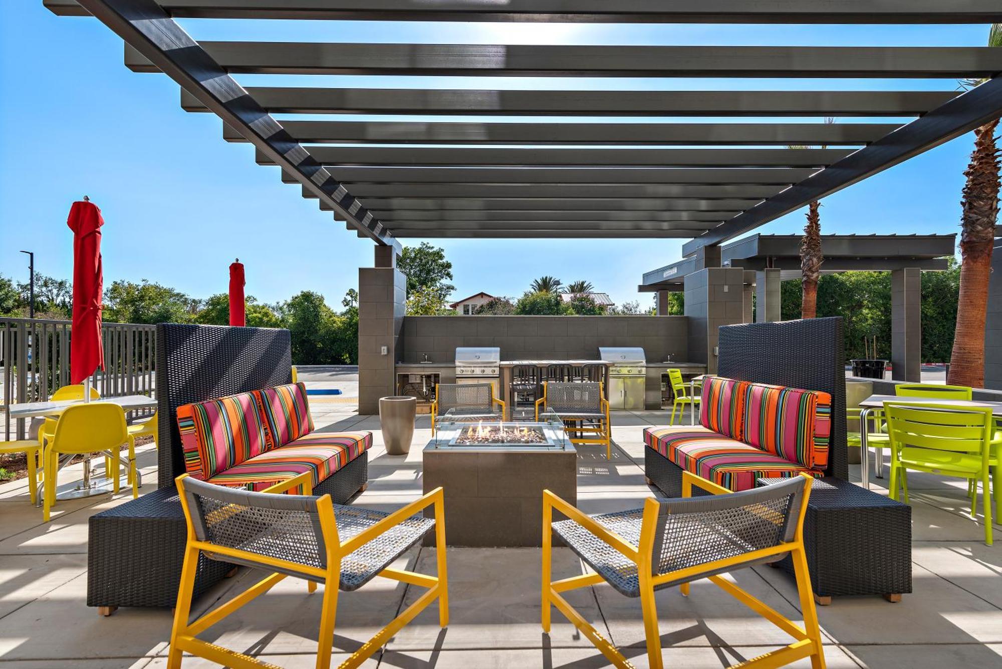 Home2 Suites By Hilton San Bernardino Exterior photo